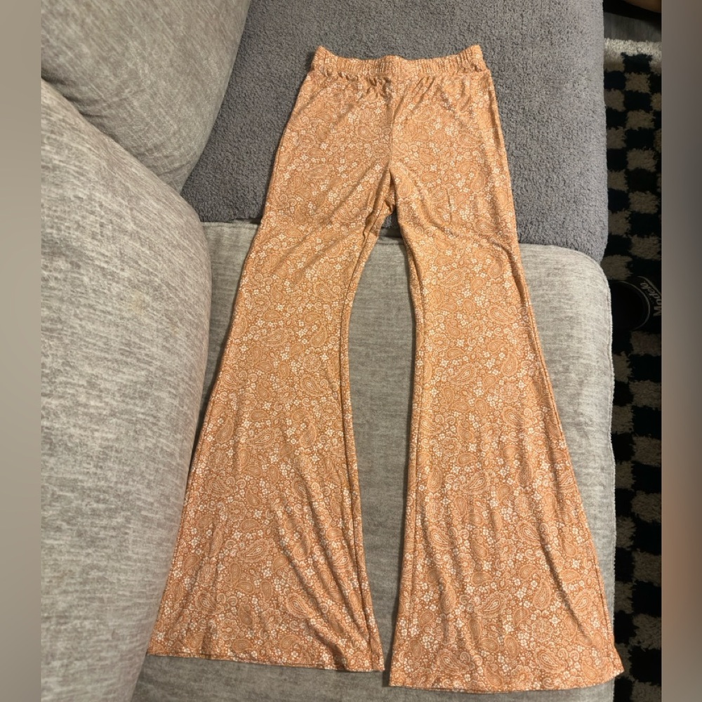 Forever 21 Women's medium Orange Paisley Hippie Boho Bell Bottoms Leggings